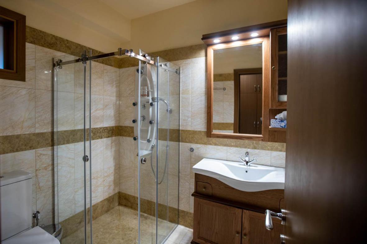 Rentinia Inn Rentína Exteriér fotografie