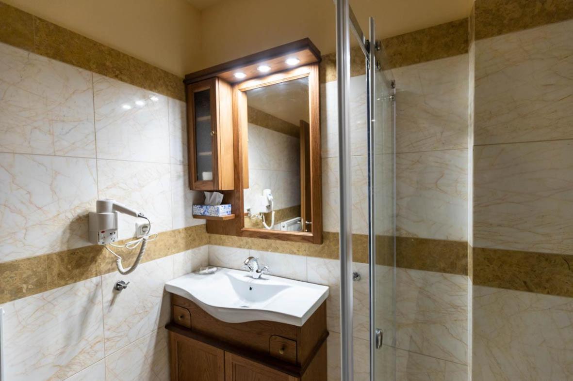 Rentinia Inn Rentína Exteriér fotografie